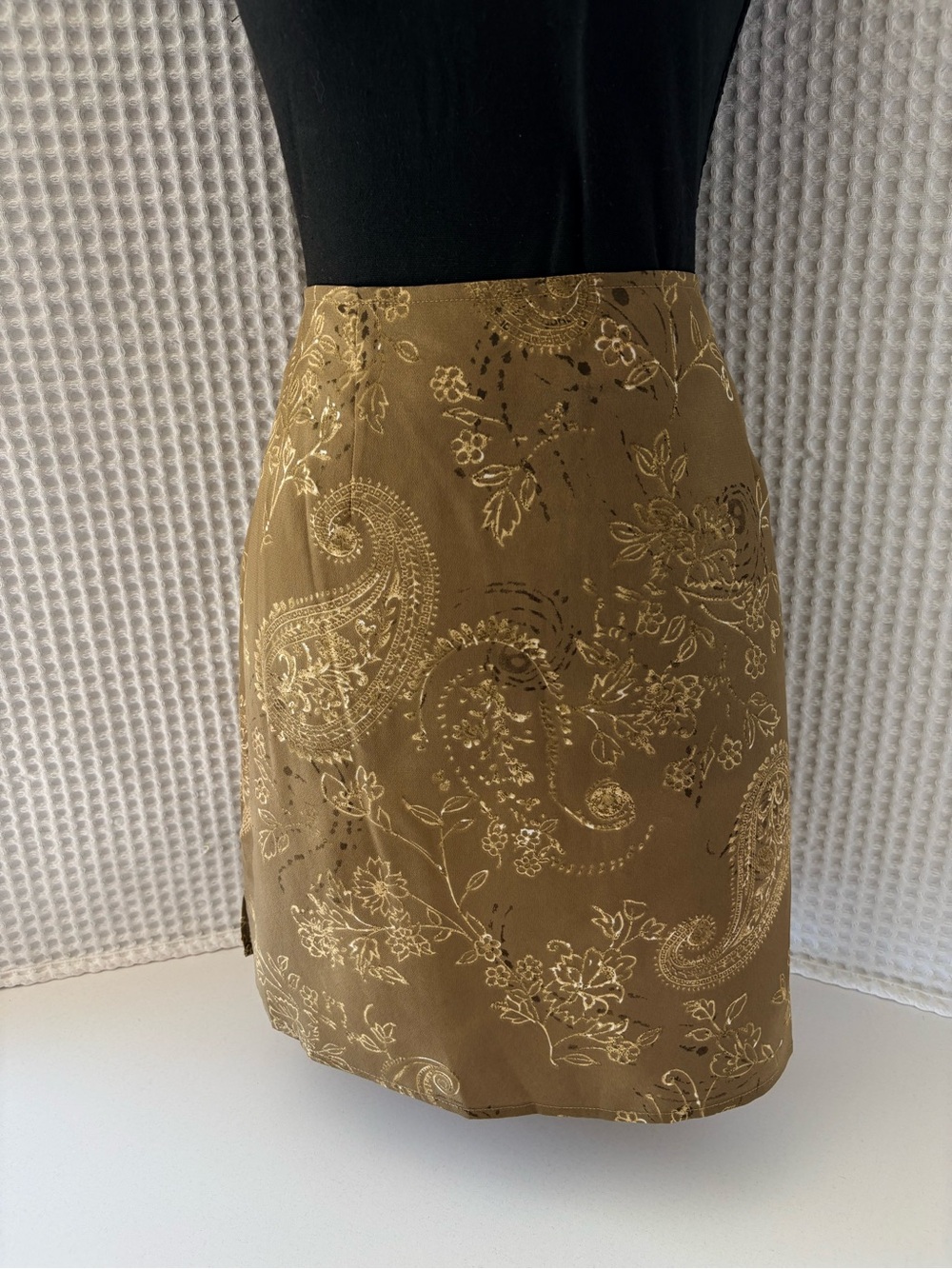 Vintage 90s Express “Compagnie Internationale” Olive Green Paisley Mini Skirt